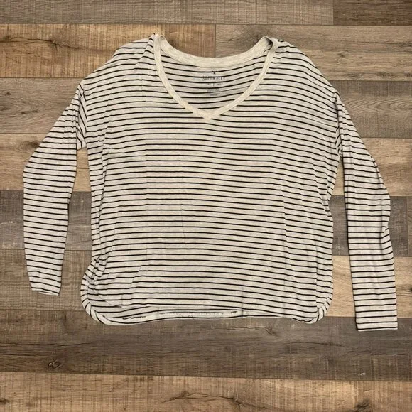 American Eagle Black & White Striped Women's Long Sleeve Tee - Picture 1 of 4